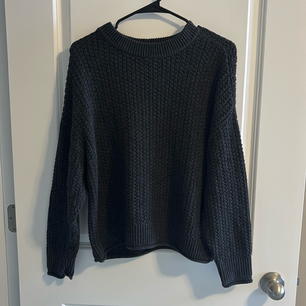 universal thread black knit sweater (size large)